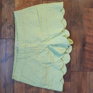 Crown & Ivy Shorts size 14 light lime green scalloped picketed shorts like new